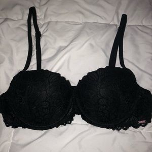 PINK/VICTORIAS SECRET LACE BRA